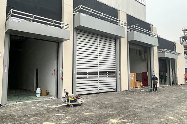 西朗門業伺服電機硬質快速卷簾門 西朗門業伺服電機硬質快速卷簾門